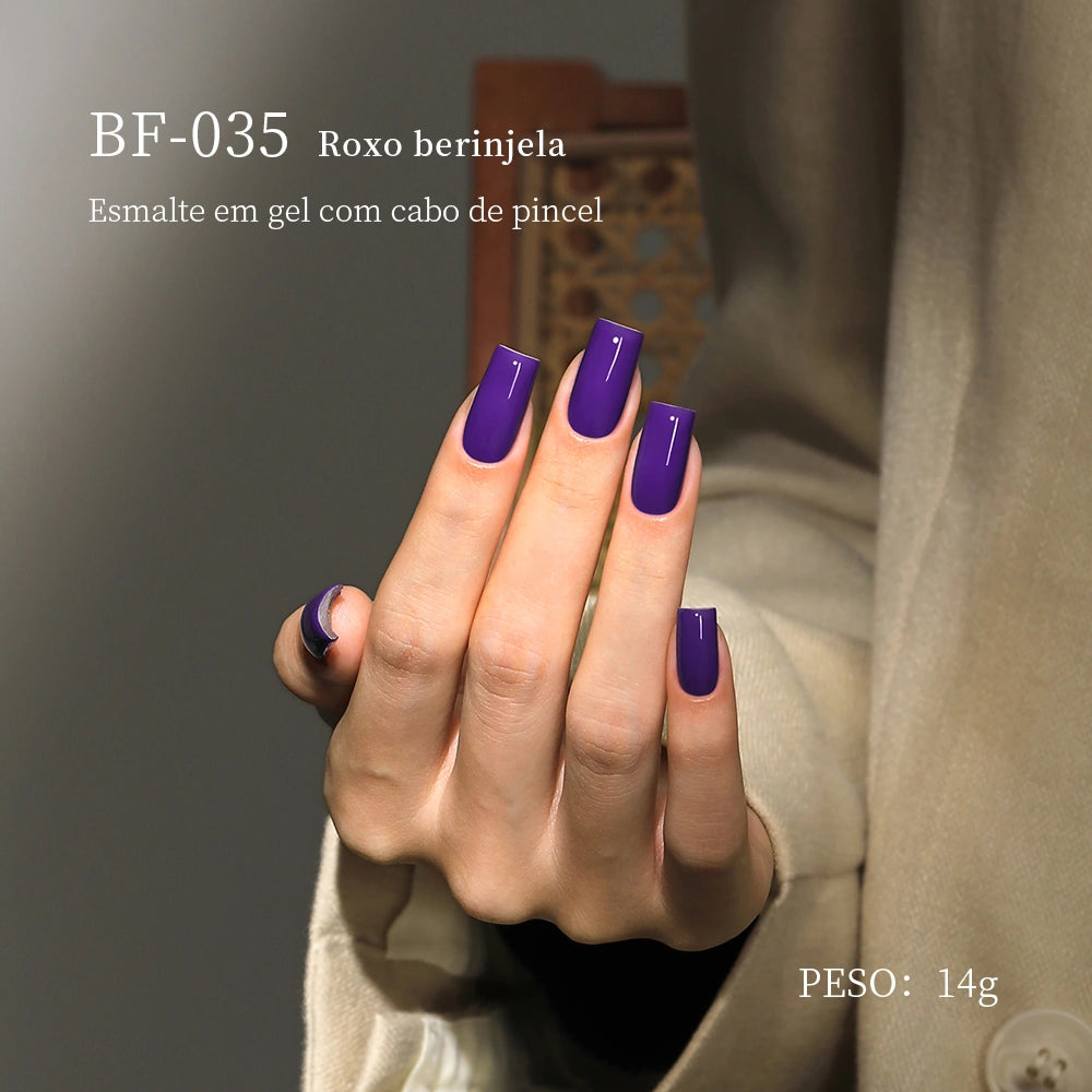 MR NAIL BF-035 Roxo berinjela esmalte em gel, mostrando o efeito da textura em gel.