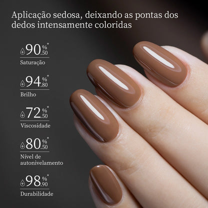 MR NAIL esmalte em gel marrom em manicure brilhante, mostrando cor uniforme, alto brilho e acabamento autonivelante 